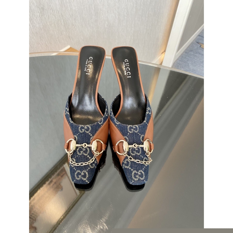 G*u*i sandals
